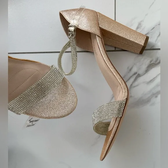 Shoe Lot 10 pairs of shoes. Size 10 - Picture 8 of 11